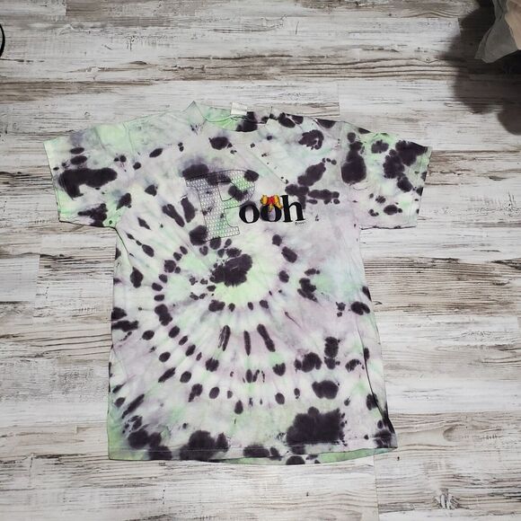 Winnie The Pooh Tye Dye Adult Shirt Size Large Spiral Hand Dyed - Picture 1 of 3